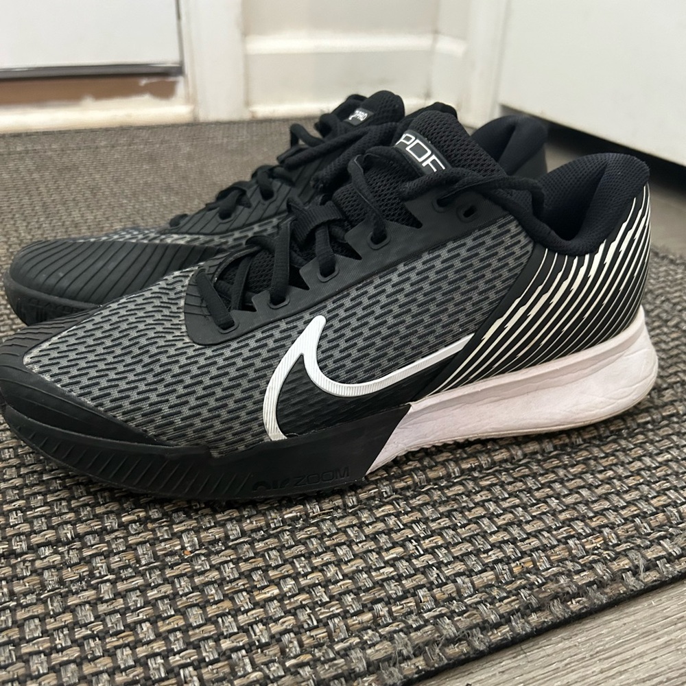 Nike Vapor Pro Women's Black & Gray Athletic Gym Active Running Shoes size 10